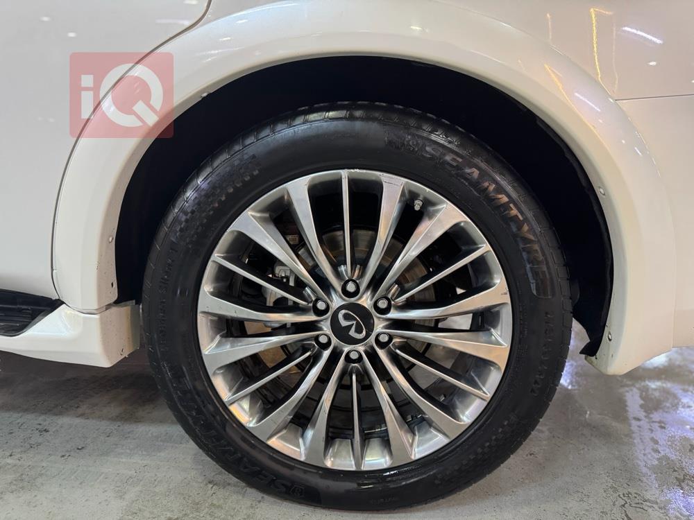 Infiniti QX80